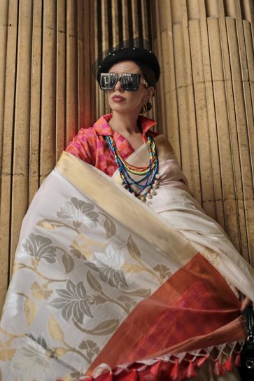 Off White Color Art Silk Fabric Vintage Weaving Work Saree
