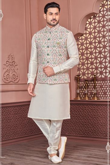 Men Cream Color Ethnic Kurta With Pyjama And Nehru Jacket