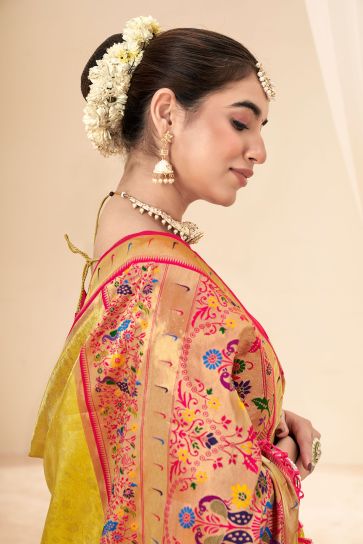 Yellow Color Glorious Handloom Silk Saree In Function Wear