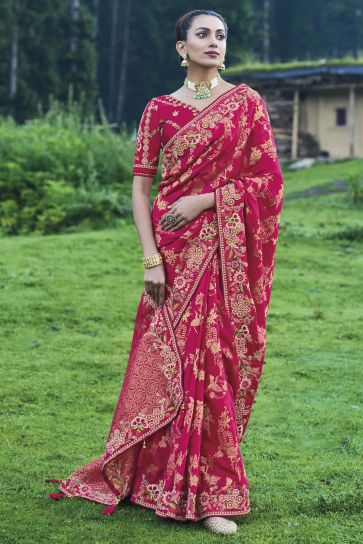 Vaishnavi Andhale Border Work Imposing Wedding Wear Dola Silk Saree In Red Color