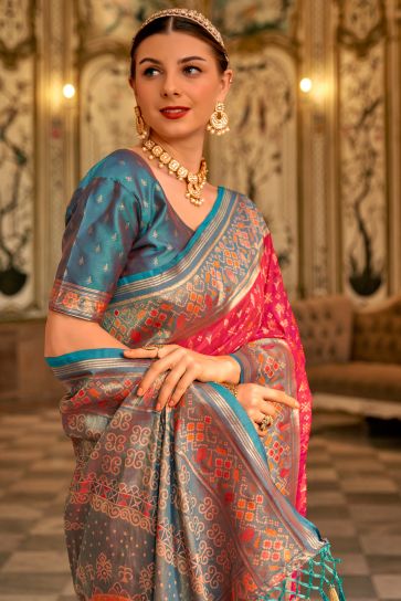 Phenomenal Weaving Designs Red Color Banarasi Silk Saree