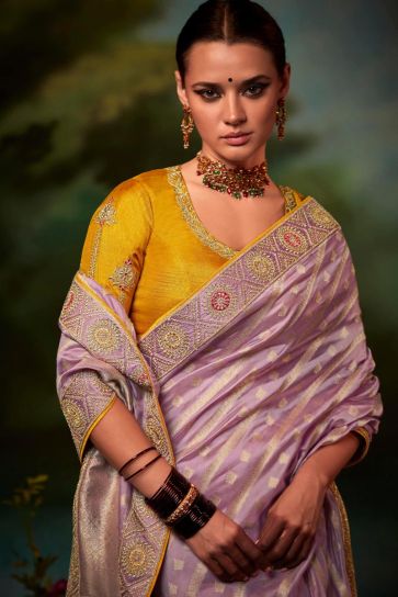 Eugeniya Belousova Pink Color Art Silk Fabric Divine Saree