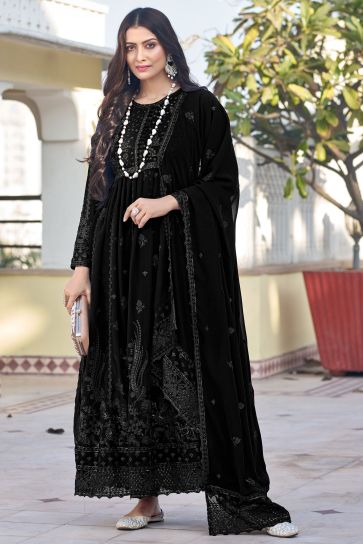 Georgette Fabric Black Color Excellent Embroidered Anarkali Suit
