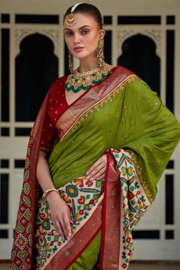 Green Color Fantastic Art Silk Fabric Patola Printed Saree