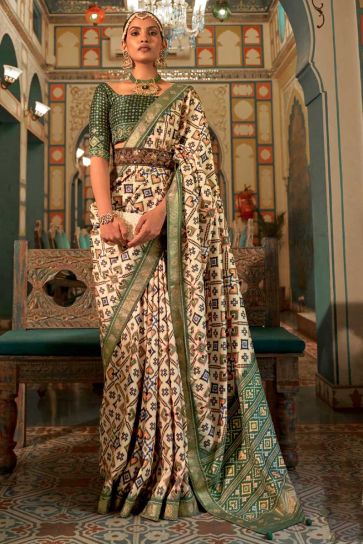 Art Silk Fabric Green Color Pleasing Patola Printed Work Saree