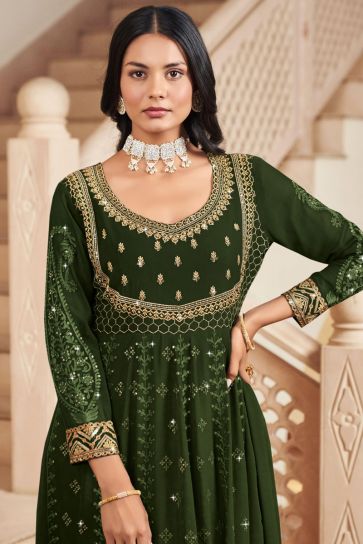 Mehendi Green Color Wedding Lehenga | Indian bridal lehenga, Indian wedding  outfits, Indian dresses