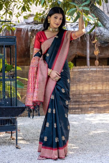Black Color Zari Weaving Border Work Art Silk Fabric Function Wear Saree
