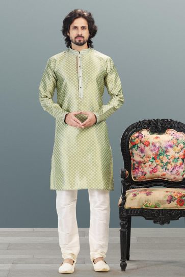 Green Color Festive look kurta Pyjama Set in Jacquard Banarasi Silk Fabric