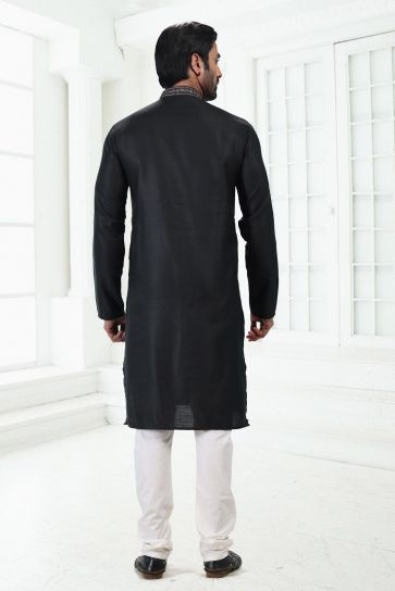 Fetching Black Cotton Fabric Readymade Kurta Pyjama For Men