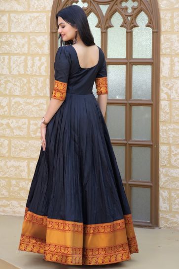 Black Color Admirable Jacquard Weaving Silk Gown