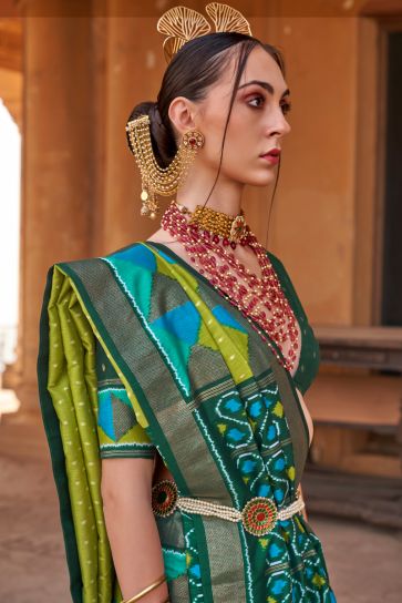 Green Color Art Silk Fabric Casual Look Fetching Saree