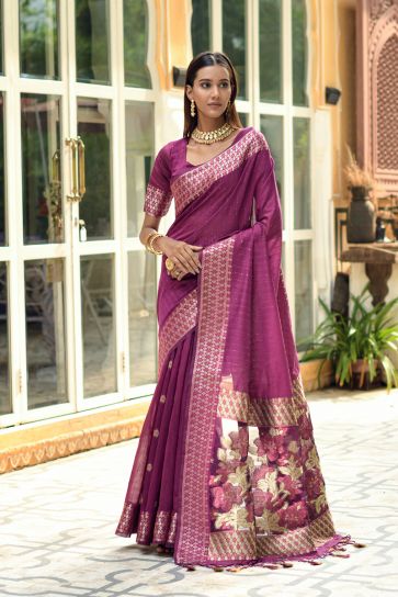 Ravishing Casual Look Cotton Silk Saree In Wine Color