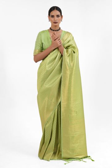 Appealing Handloom Weaving Silk Saree In Green Color