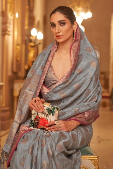 Grey Color Pleasant Handloom Weaving Silk Saree