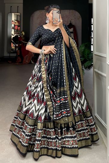 Black & Golden Sequinned Semi-stitched Myntra Lehenga & Blouse With Dupatta  | Designer bridal lehenga choli, Lehenga blouse, Party wear lehenga