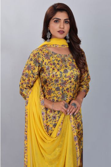 Digital Printed Yellow Color Muslin Fabric Beauteous Readymade Salwar Suit