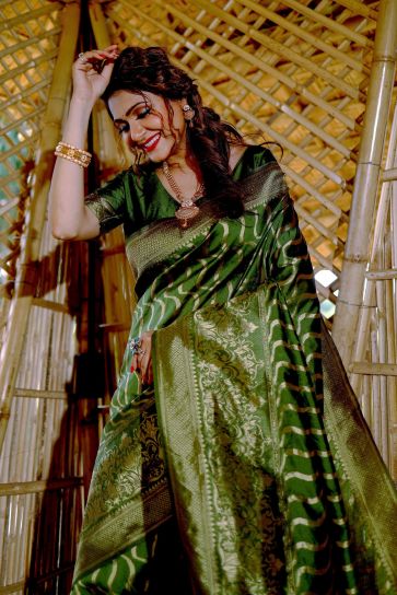 Soothing Weaving Work On Green Color Banarasi Silk Saree