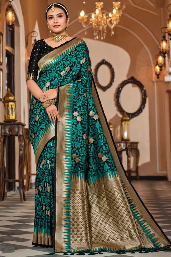 Rich Peacock Motifs Woven Dark Green Paithani Silk Saree – SHANGRILA  DESIGNER