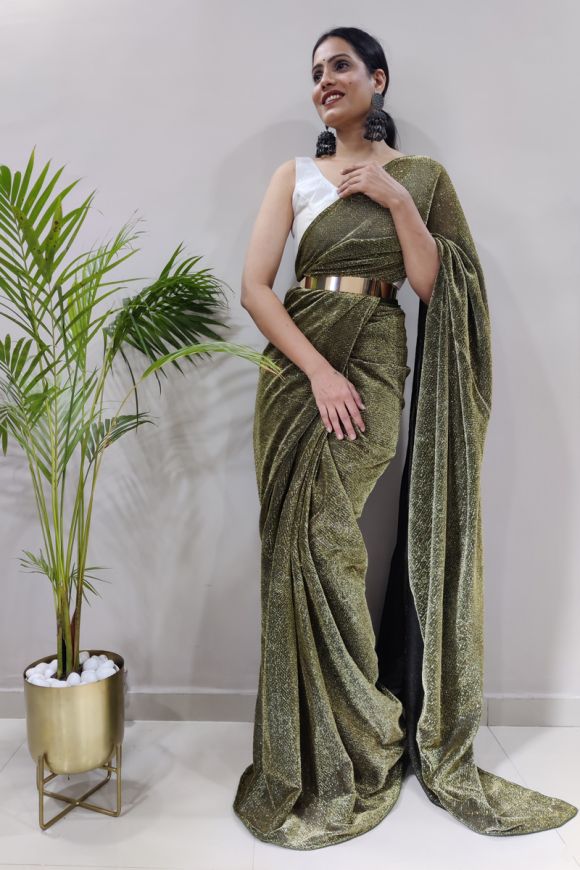 traditional green gala silk saree look -788396495 | Heenastyle